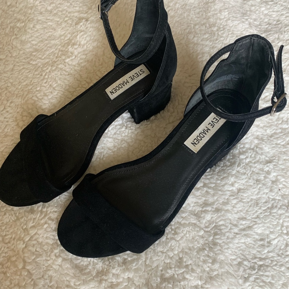irenee steve madden black suede heels